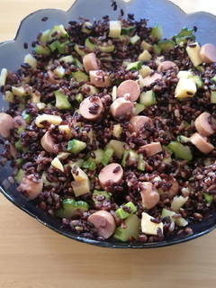 Foto di Insalata di riso nero e rosso integrali
