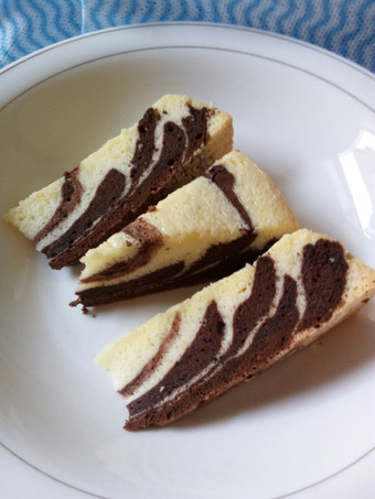 Resep Zebra cake putih telur Menu Enak