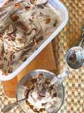 Gelado chocolate e nozes pecan