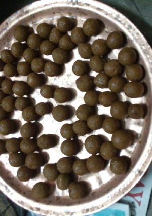 A picture of Coconut jaggery laddu (naru).