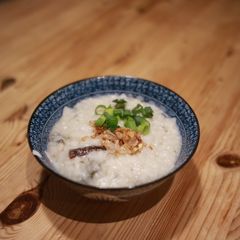 A picture of Pork Century Egg Porridge.