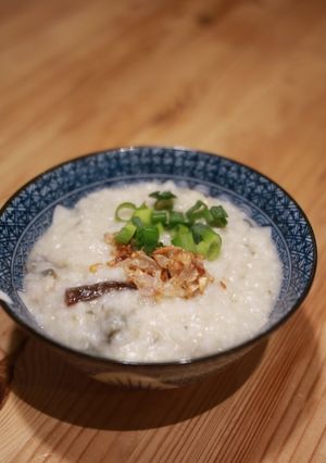 A picture of Pork Century Egg Porridge.