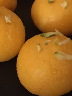 A picture of Custard flavoured Paneer ladoos.
