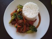 Una foto de chop suey brócoli