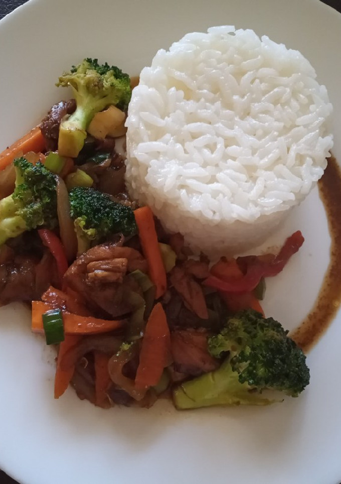 Una foto de Chop suey de pollo