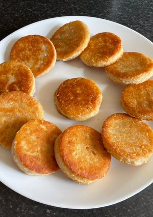 A picture of Coconut and sesame Biscuits:.