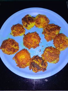 আলুর বড়া(Aloo-r bora recipe in bengali) রেসিপির প্রধান ছবি