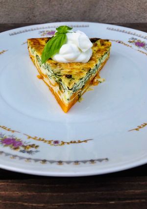O poză a rețetei Quiche pe pat de cartofi dulci cu ricotta și baby spanac.