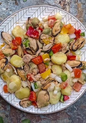 Foto principal de Ensalada de ñoquis marineros