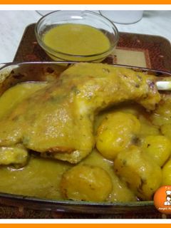 Una foto de Muslo de pavo en salsa de cebolla
