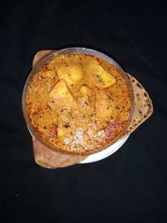 दही आलू करी (Dahi Aloo Curry recipe in Hindi) रेसिपी मुख्य फोटो