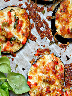 Una foto de Minipizzas de berenjena tranquila