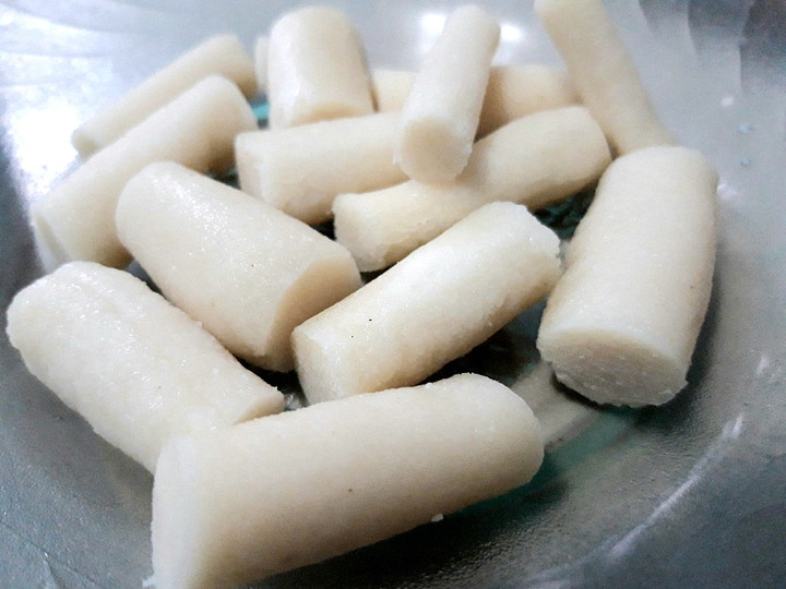 Resep Homemade Korean Rice Cake (가래떡 = Garaetteok) untuk Tteokbokki yang Lezat