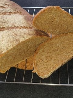 Una foto de Pan de centeno con poolish (masa madre)