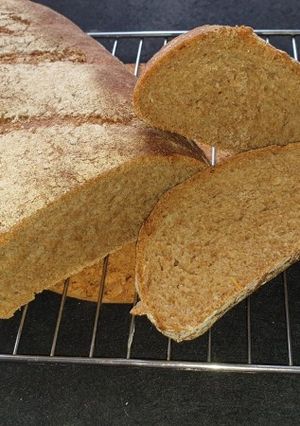 Una foto de Pan de centeno con poolish (masa madre)