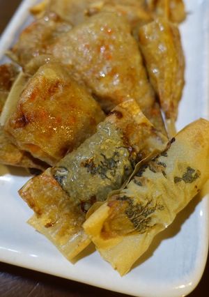 A picture of Tofu Skin Dragon Phoenix Rolls & Seaweed Rolls.