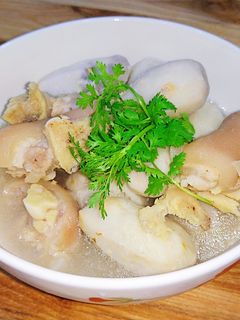 Hình của món Canh khoai sọ giò heo.