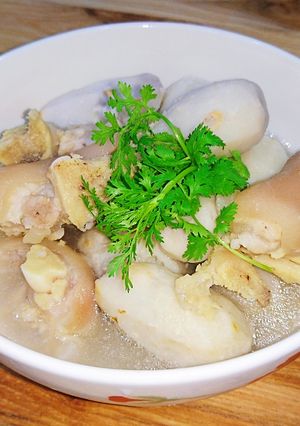 Hình của món Canh khoai sọ giò heo.