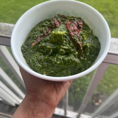 A picture of Lehsooni Palak Paneer.