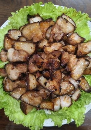 Hình của món Thịt lợn sữa nướng cháy cạnh nckd.
