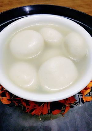 A picture of Yummy spongy rasgulla.