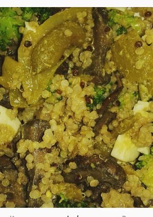 Una foto de Quinoa con verduras