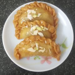 A picture of Mawa Bati is the pride of Madhya Pradesh.