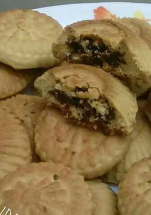 A picture of Maamoul with Dates 💓💓.