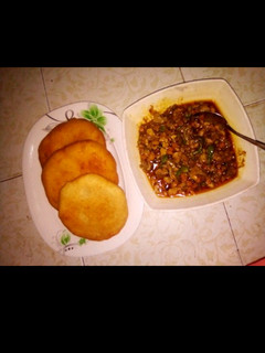 Fried gurasa with chicken sauce ainihin hoton girkin