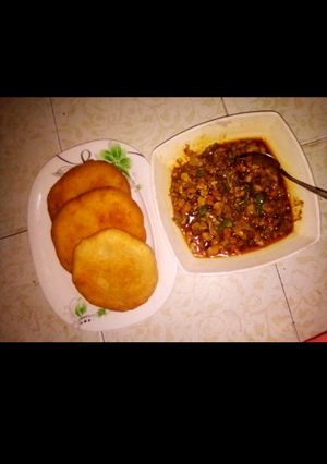 Fried gurasa with chicken sauce ainihin hoton girkin