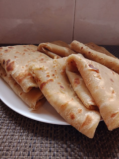A picture of Soft layered chapatis.