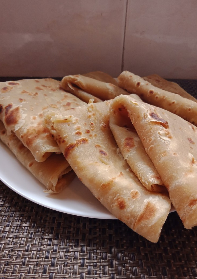 A picture of Soft layered chapatis.