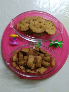 મઠરી -(mathri recipe in gujarati) રેસીપી મુખ્ય ફોટો