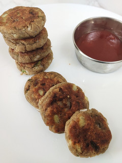 சத்துமாவு கட்லெட் (Sathumaavu Cutlet recipe in tamil) செய்முறை முக்கிய புகைப்படம்