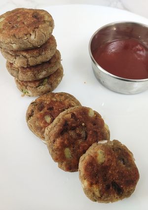 சத்துமாவு கட்லெட் (Sathumaavu Cutlet recipe in tamil) செய்முறை முக்கிய புகைப்படம்
