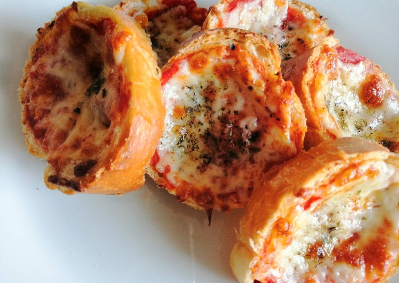 French pizza slices