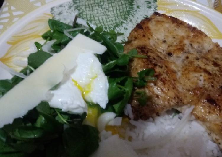 Filé de Frango Grelhado com Agrião e Ovos Pochê - Tudogosreceitas