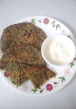 A picture of Stuffed Palak Paratha.