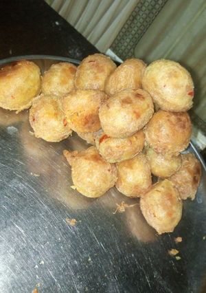 A picture of Chicken yam balls.