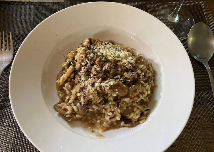 Mushroom Risotto (with Optional Truffle Oil)