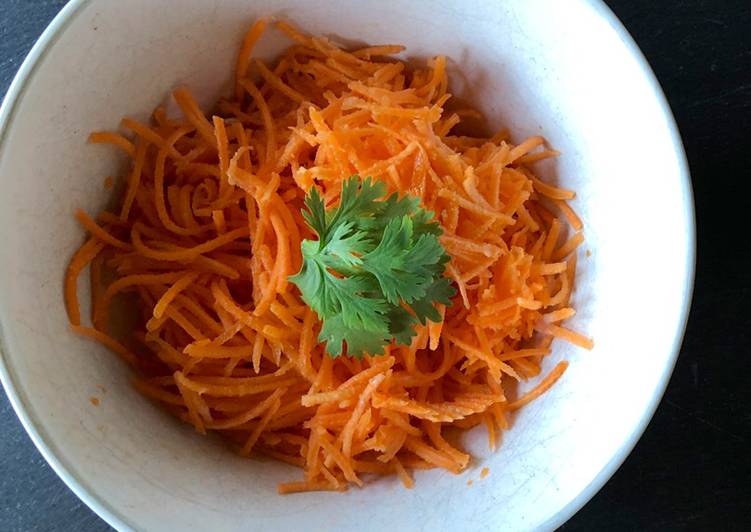 Salade de carottes râpées, citron vert et coco