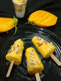 मैंगो कुल्फी आइसक्रीम (Mango kulfi ice-cream recipe in Hindi) रेसिपी मुख्य फोटो