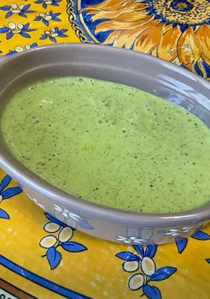 Une photo de Sauce salade verte skyr citron coriandre