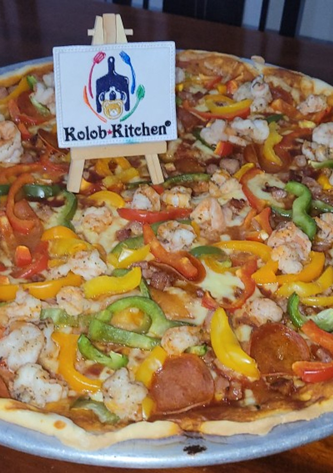 Una foto de PIZZA DE Camarón / Shrimp Pizza