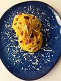 Spaghetti a la carbonara con guanciale a baja temperatura en tm7