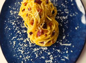 Una foto de Spaghetti a la carbonara con guanciale a baja temperatura en tm7