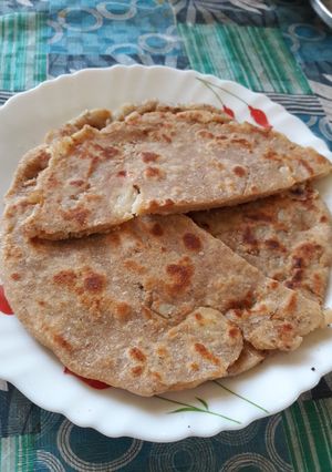 A picture of Masala Aloo Lachha Paratha.