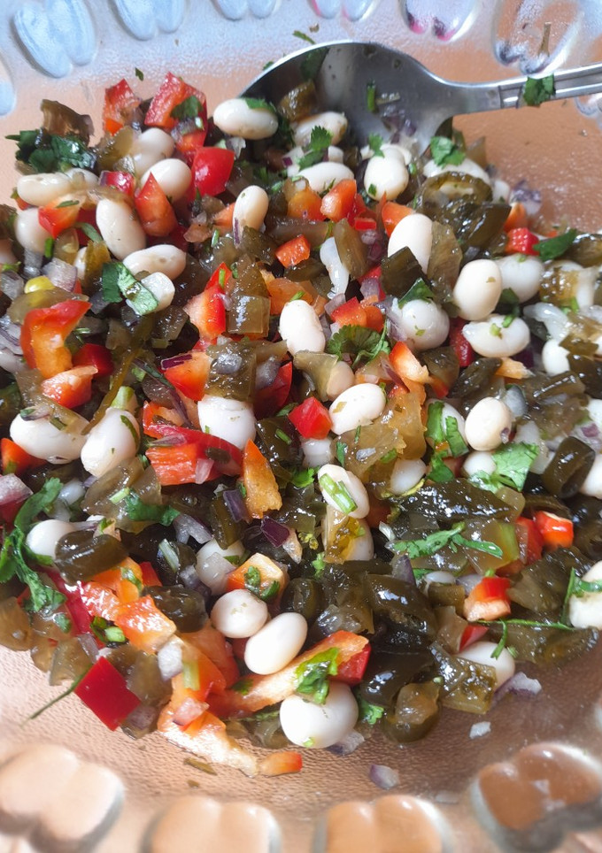 Una foto de Ensalada de porotos con cochayuyo