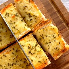 A picture of Roasted Garlic Bread.