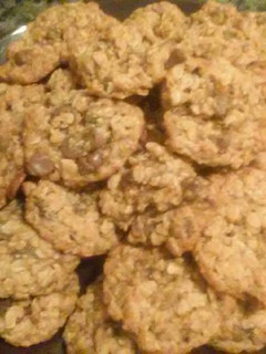 A picture of Apricot and Chocolate Oatmeal Cookies.